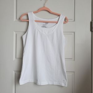 DANSKIN White Athleisure tank top. Like new, pretty details Size 12/14  L
